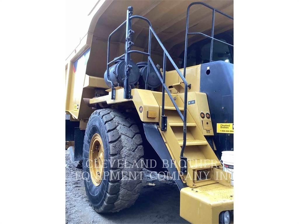 CAT 775F Belden kirma kaya kamyonu