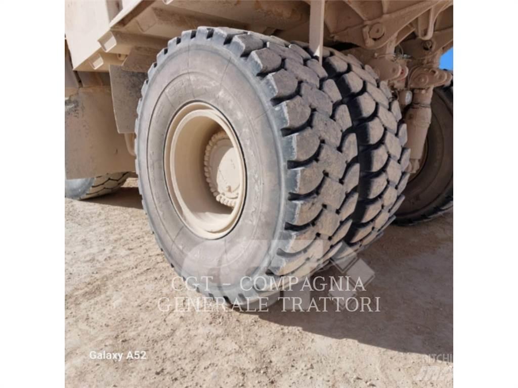 CAT 775F Belden kirma kaya kamyonu
