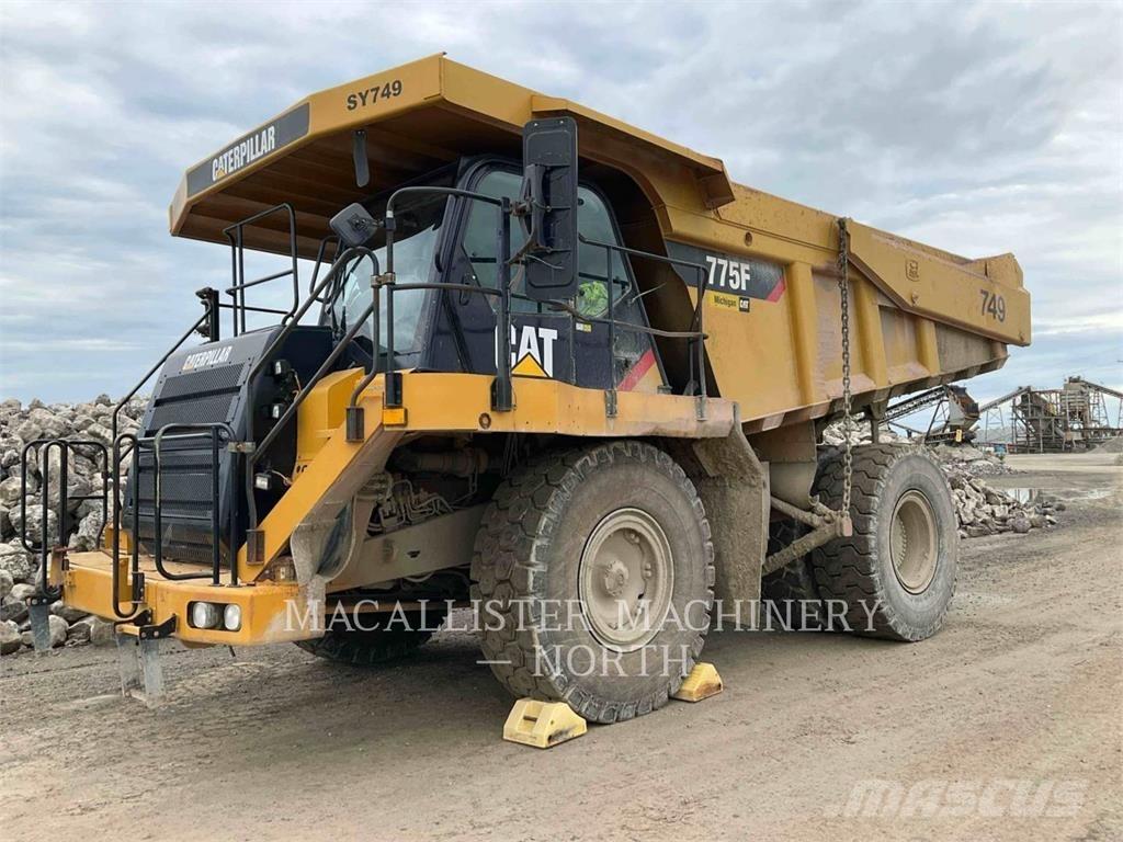 CAT 775F Belden kirma kaya kamyonu