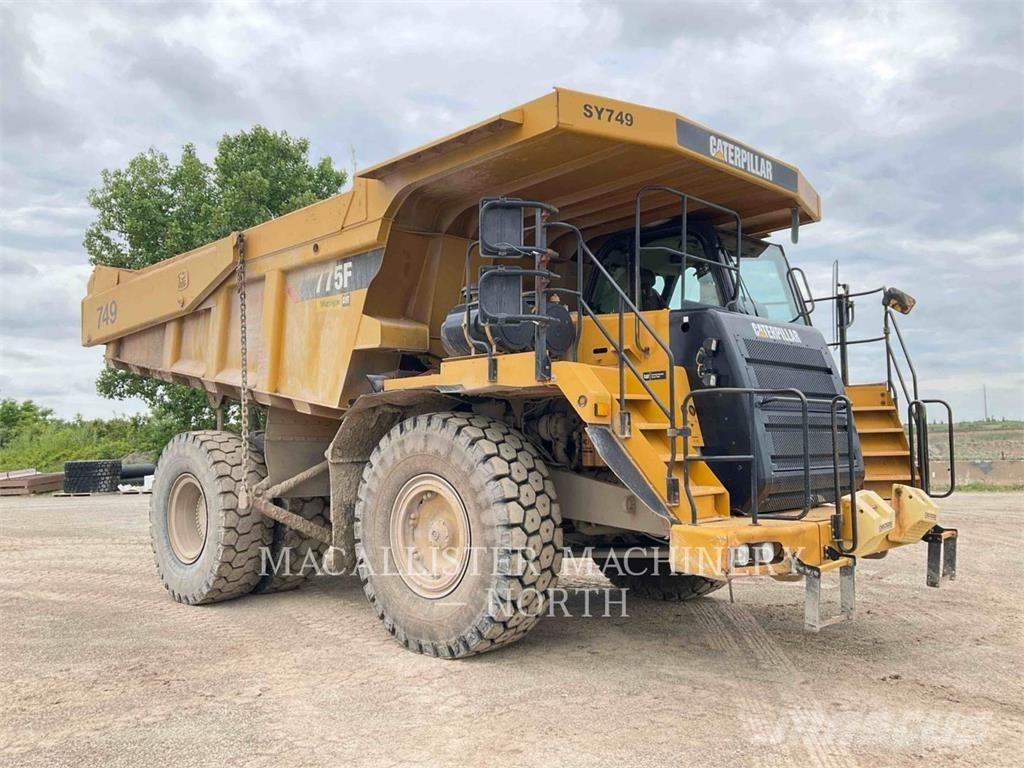 CAT 775F Belden kirma kaya kamyonu