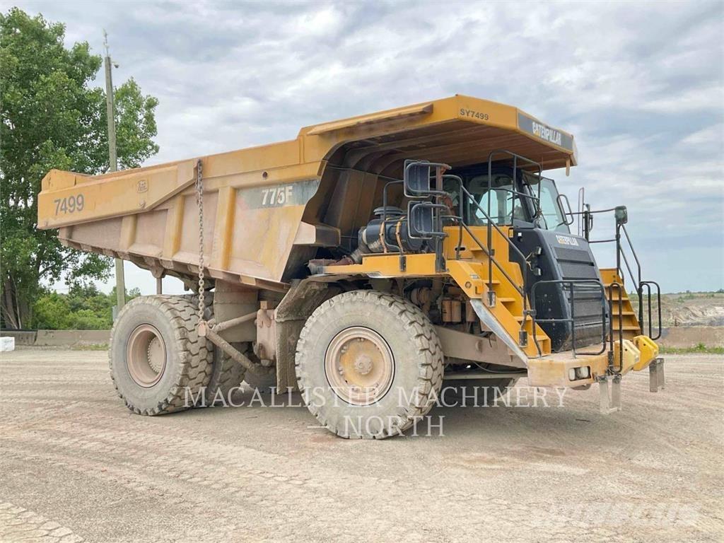 CAT 775F Belden kirma kaya kamyonu