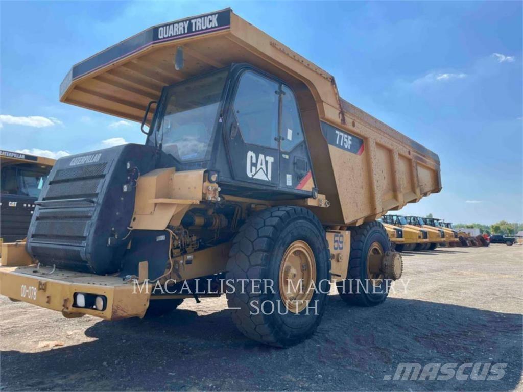 CAT 775F Belden kirma kaya kamyonu