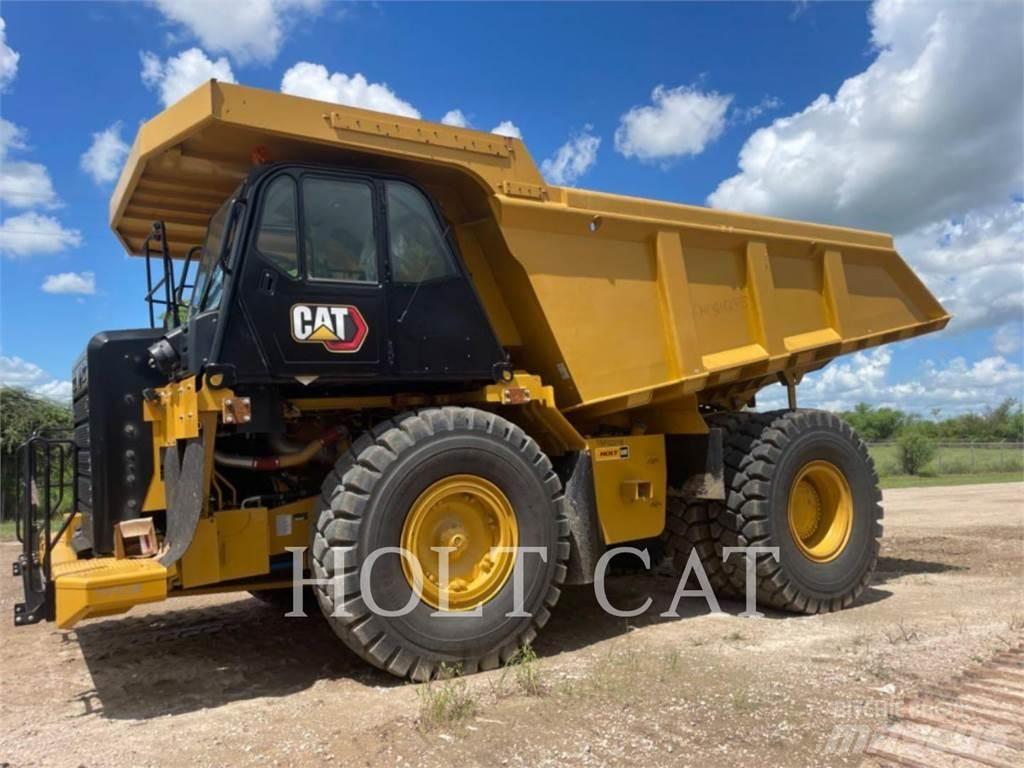 CAT 775G Belden kirma kaya kamyonu