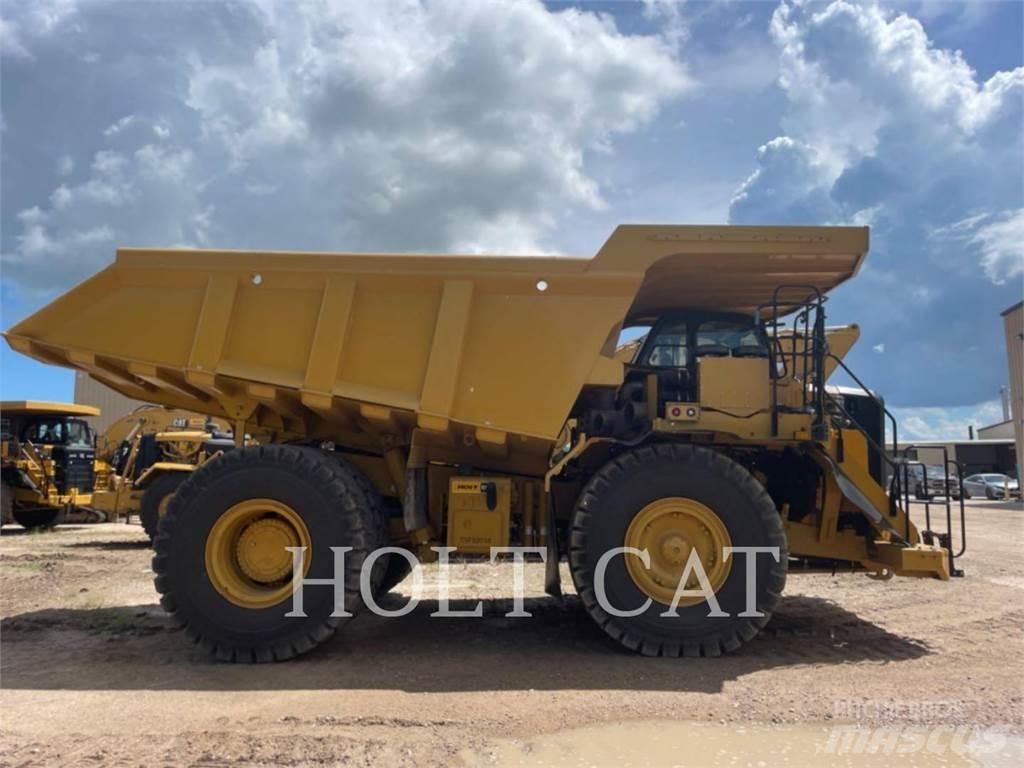 CAT 775G Belden kirma kaya kamyonu