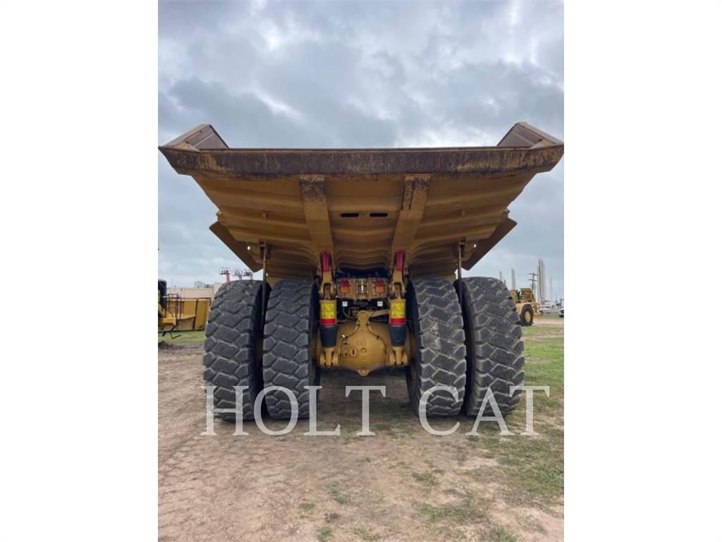 CAT 775G Belden kirma kaya kamyonu