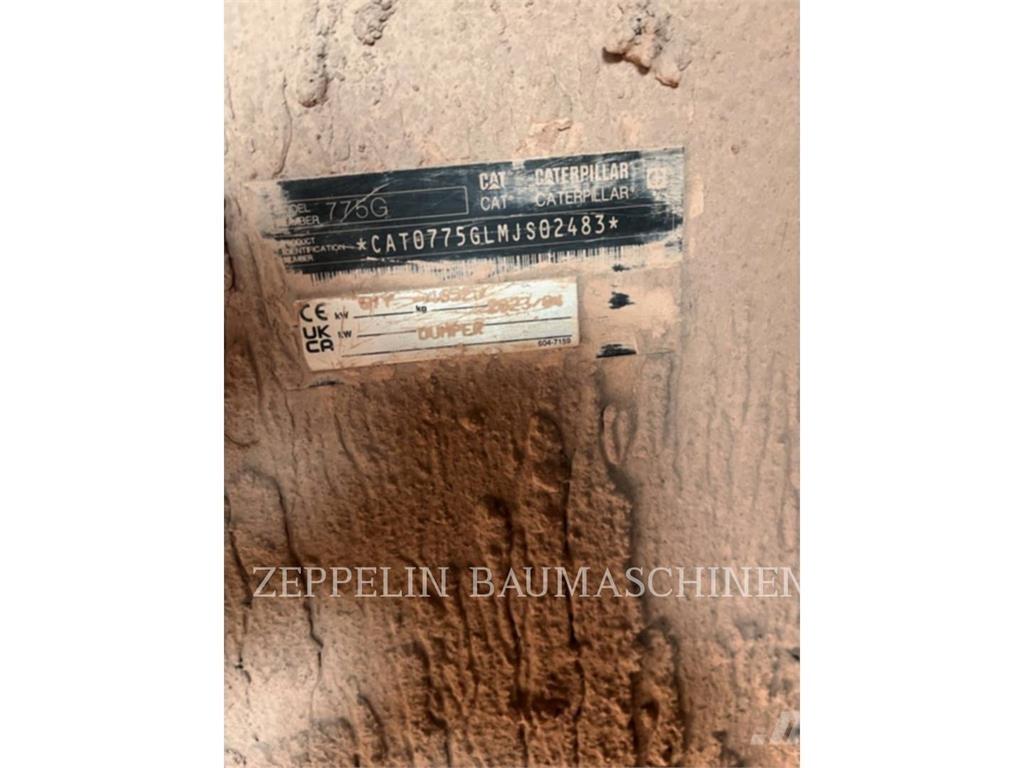 CAT 775G Belden kirma kaya kamyonu