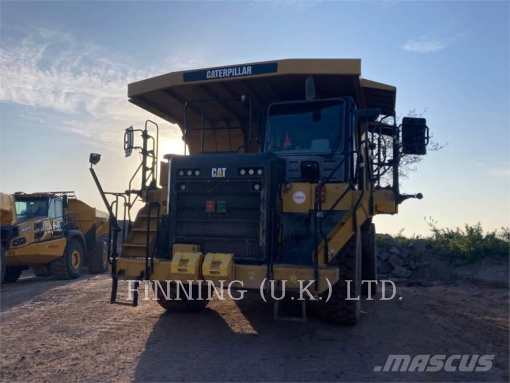 CAT 775G Belden kirma kaya kamyonu