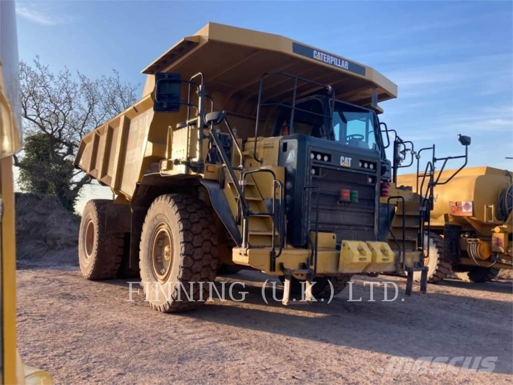 CAT 775G Belden kirma kaya kamyonu