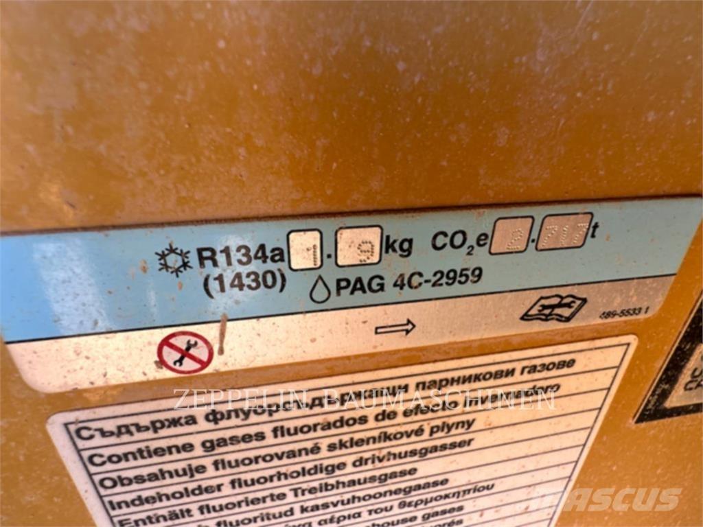 CAT 775G Belden kirma kaya kamyonu
