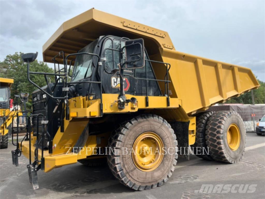 CAT 775G Belden kirma kaya kamyonu