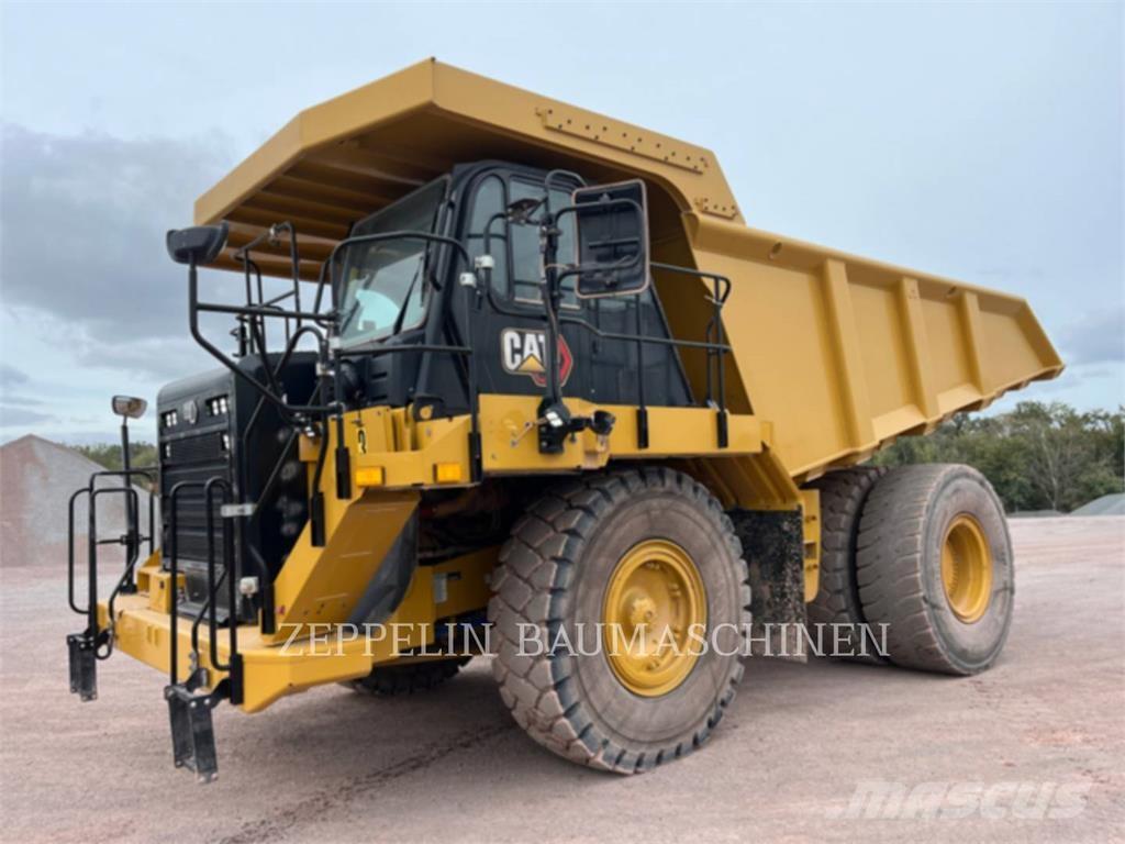 CAT 775G Belden kirma kaya kamyonu