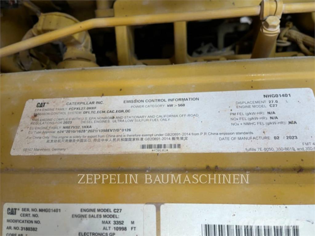 CAT 775G Belden kirma kaya kamyonu