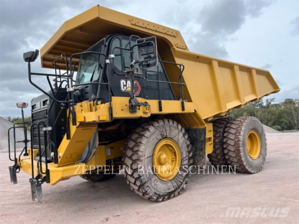 CAT 775G Belden kirma kaya kamyonu