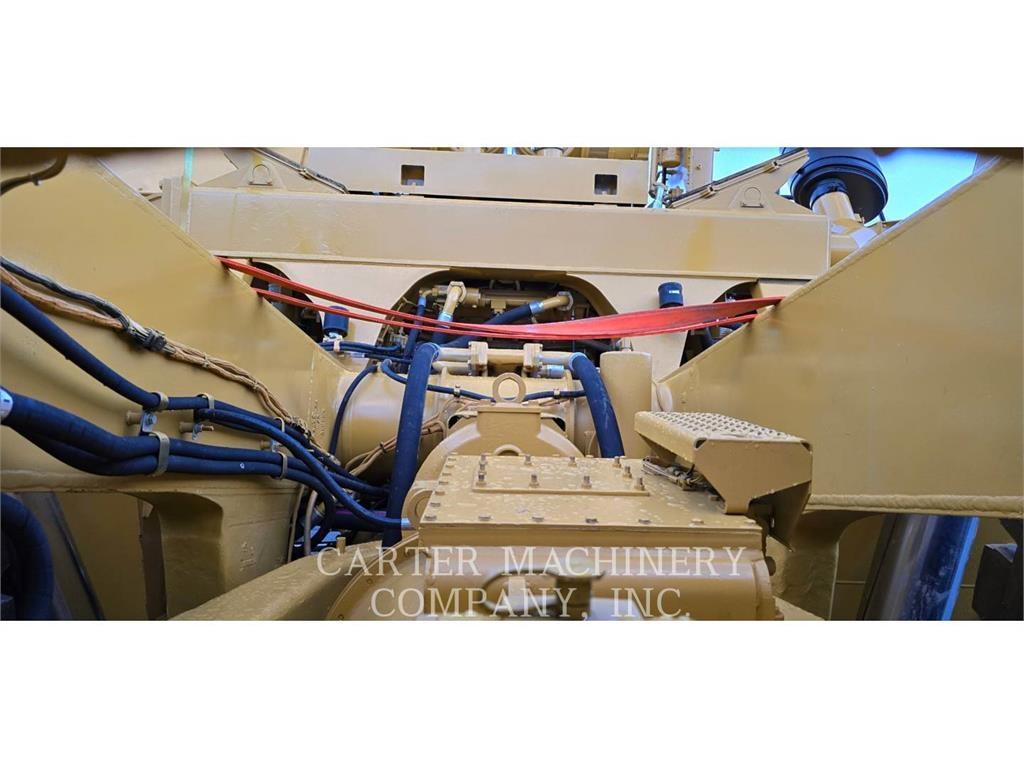 CAT 777D RBLD Belden kirma kaya kamyonu