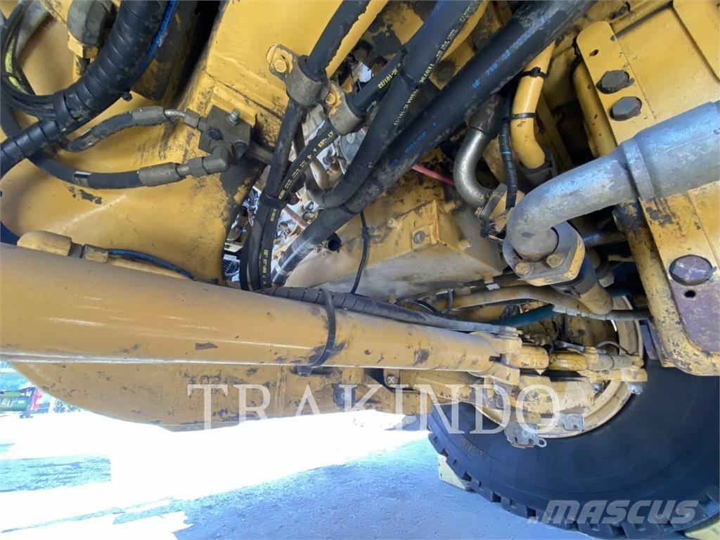 CAT 777E Belden kirma kaya kamyonu