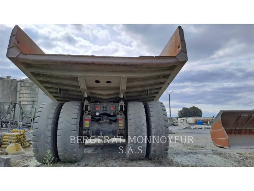 CAT 777F Belden kirma kaya kamyonu