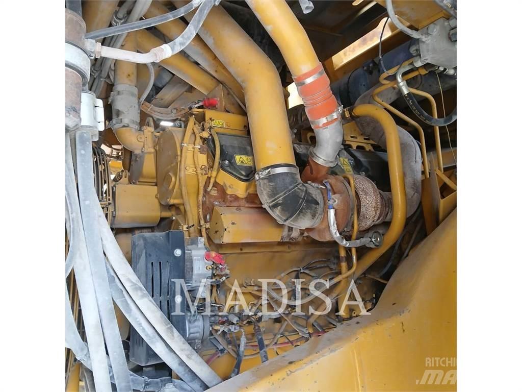 CAT 777F Belden kirma kaya kamyonu