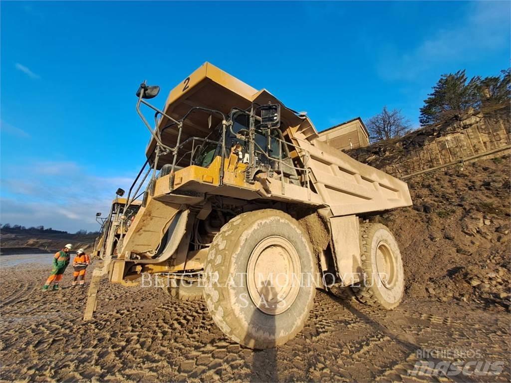 CAT 777G Belden kirma kaya kamyonu