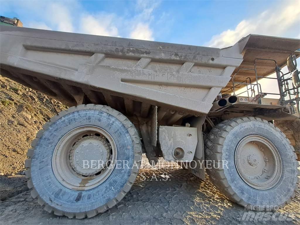 CAT 777G Belden kirma kaya kamyonu