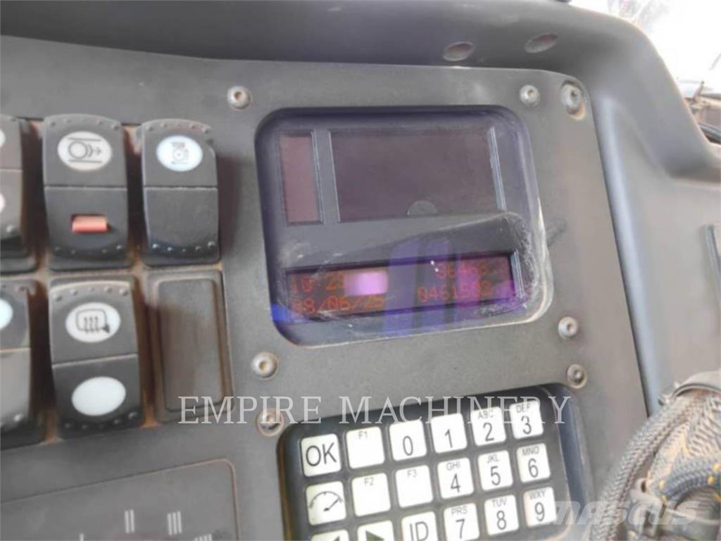 CAT 789D Belden kirma kaya kamyonu