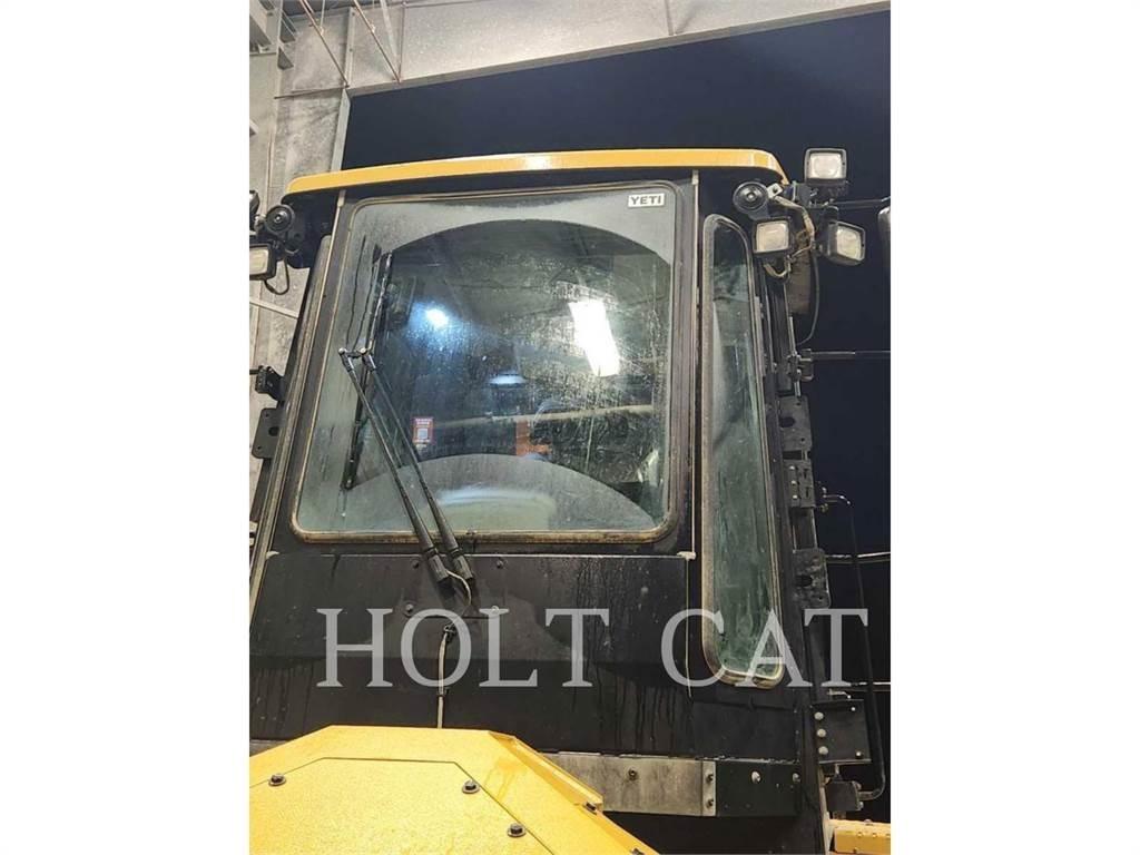 CAT 815 Zemin sıkıştırma makineleri