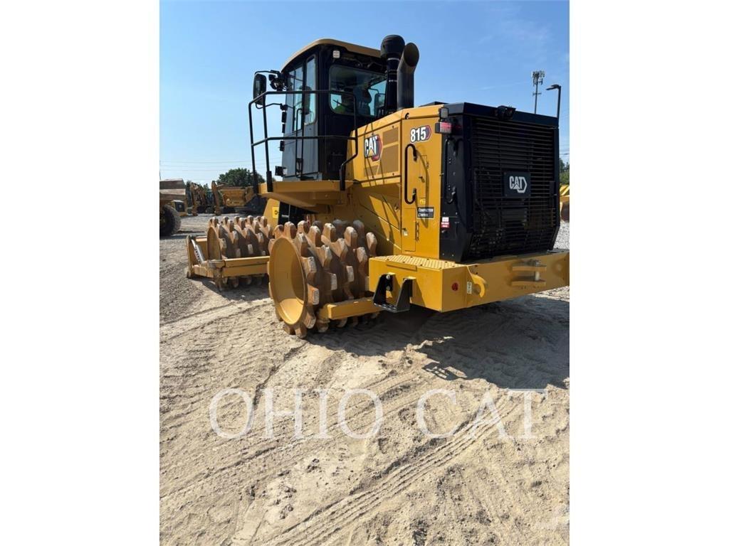 CAT 815 Zemin sıkıştırma makineleri