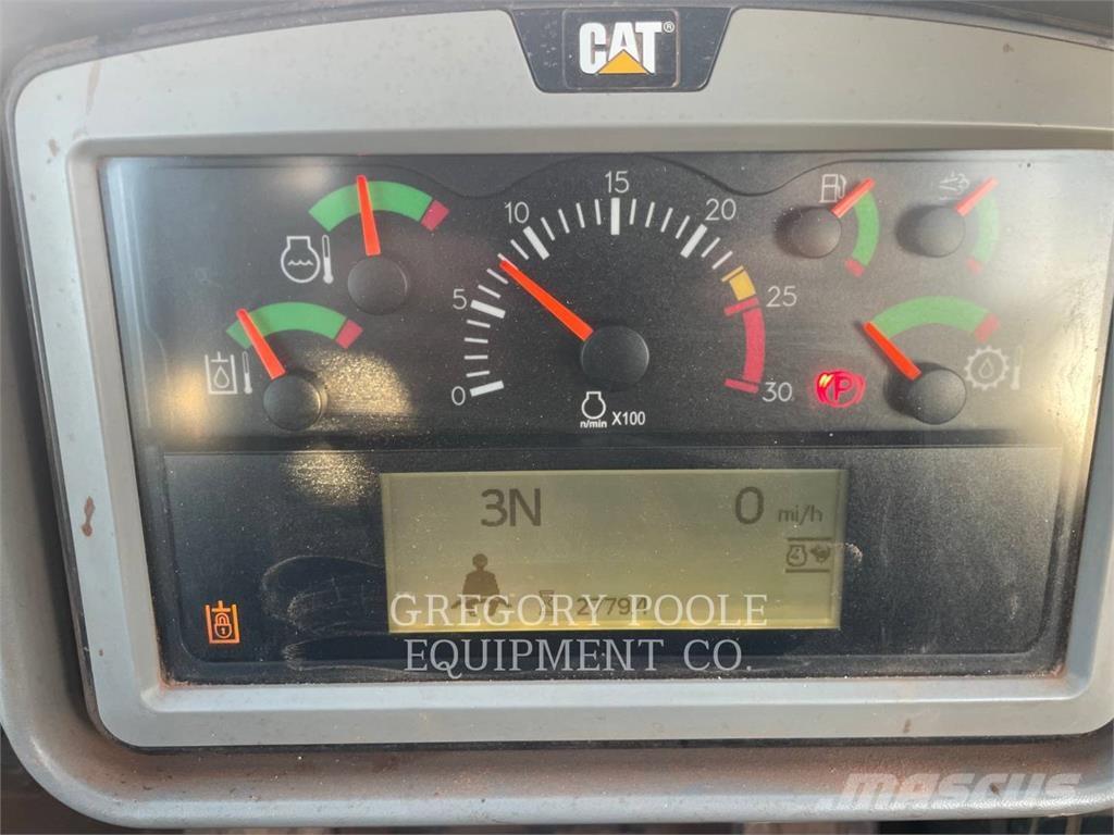 CAT 815-11 Zemin sıkıştırma makineleri