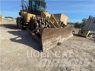 CAT 815F Zemin sıkıştırma makineleri