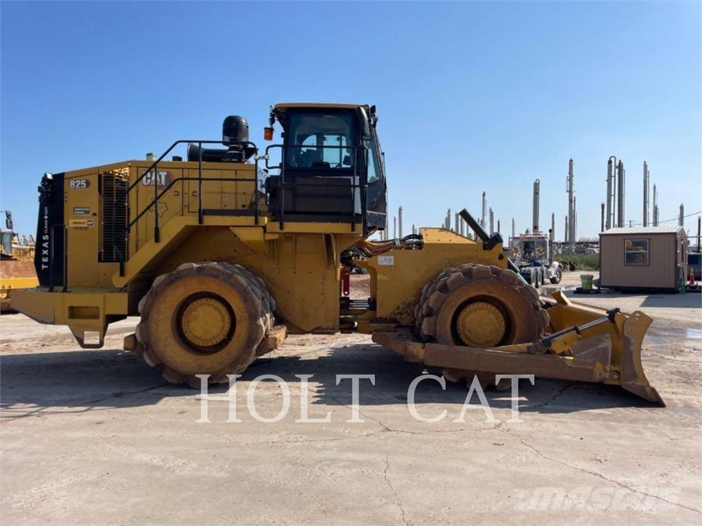CAT 825 Zemin sıkıştırma makineleri