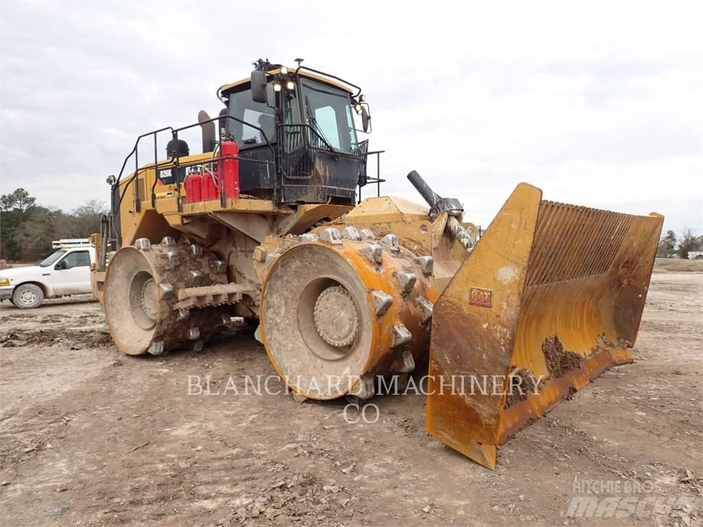 CAT 826K Zemin sıkıştırma makineleri