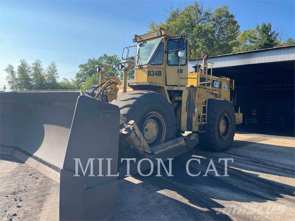 CAT 834B Tekerlekli dozerler