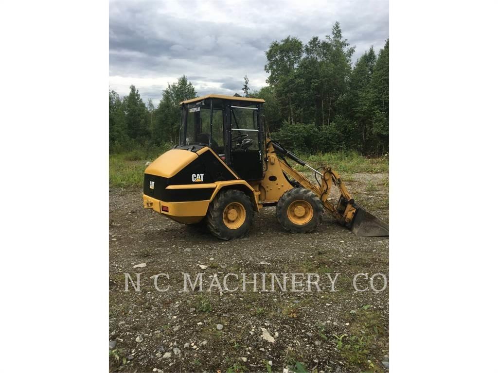 CAT 902 Tekerlekli yükleyiciler