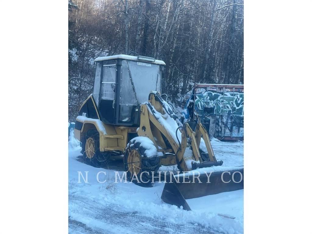 CAT 902 Tekerlekli yükleyiciler