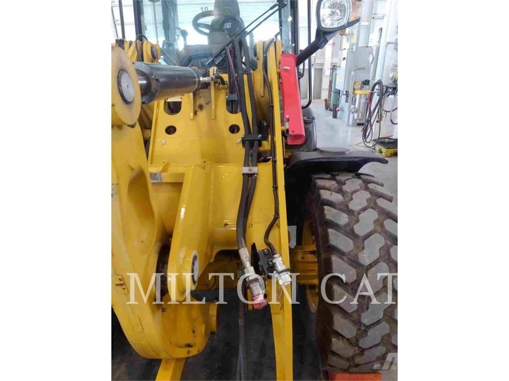 CAT 906 Tekerlekli yükleyiciler