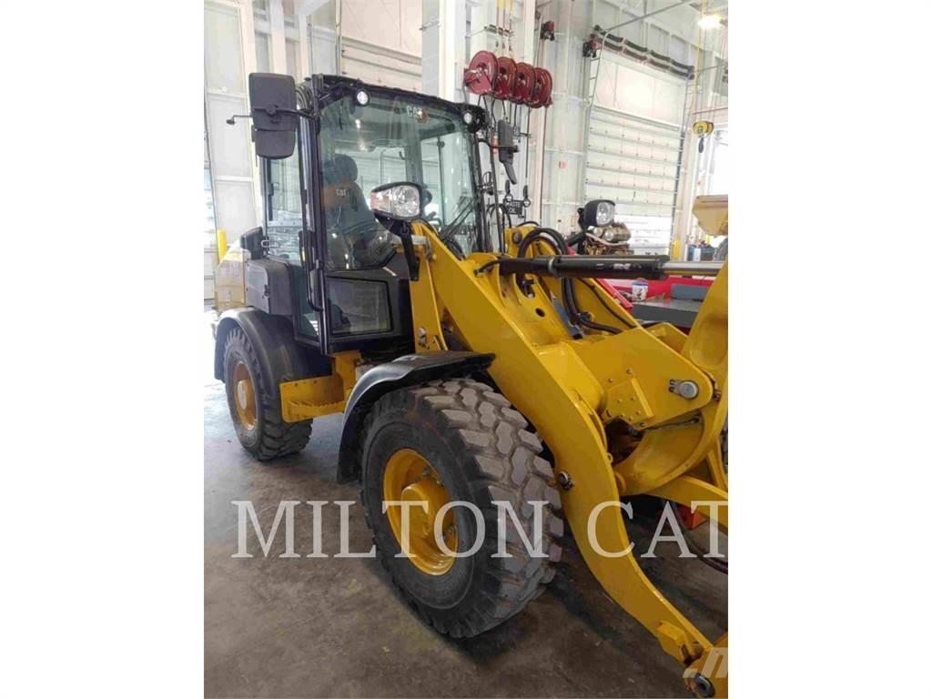 CAT 906 Tekerlekli yükleyiciler
