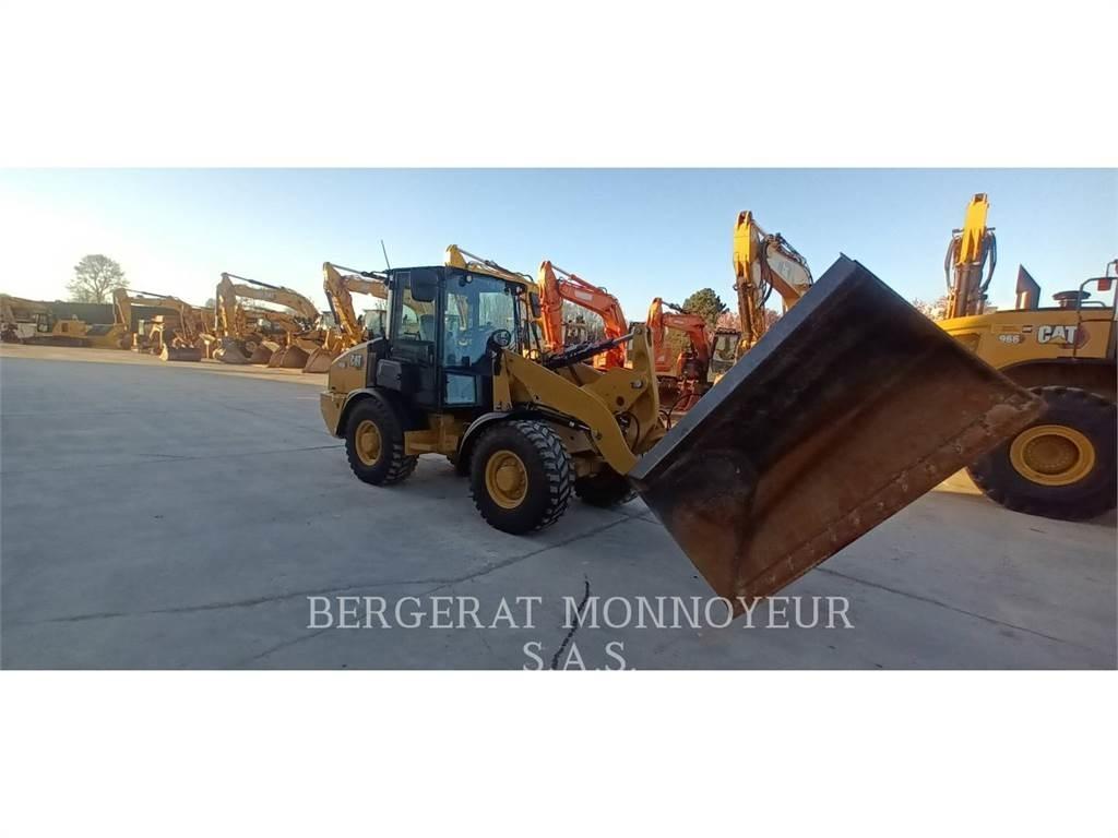 CAT 906 Tekerlekli yükleyiciler