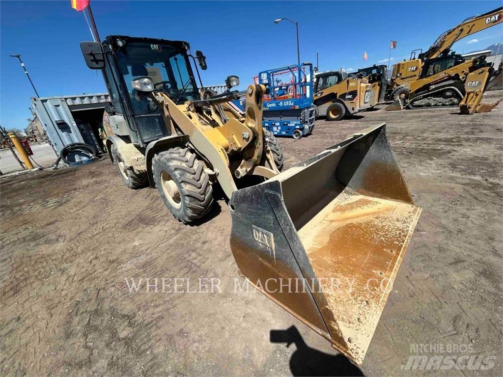 CAT 906 Tekerlekli yükleyiciler