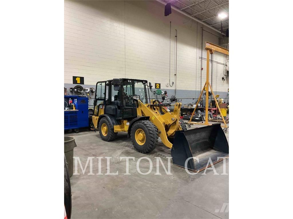 CAT 906 Tekerlekli yükleyiciler