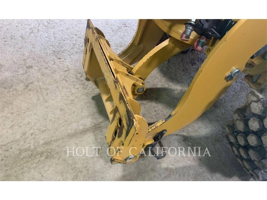 CAT 906 Tekerlekli yükleyiciler