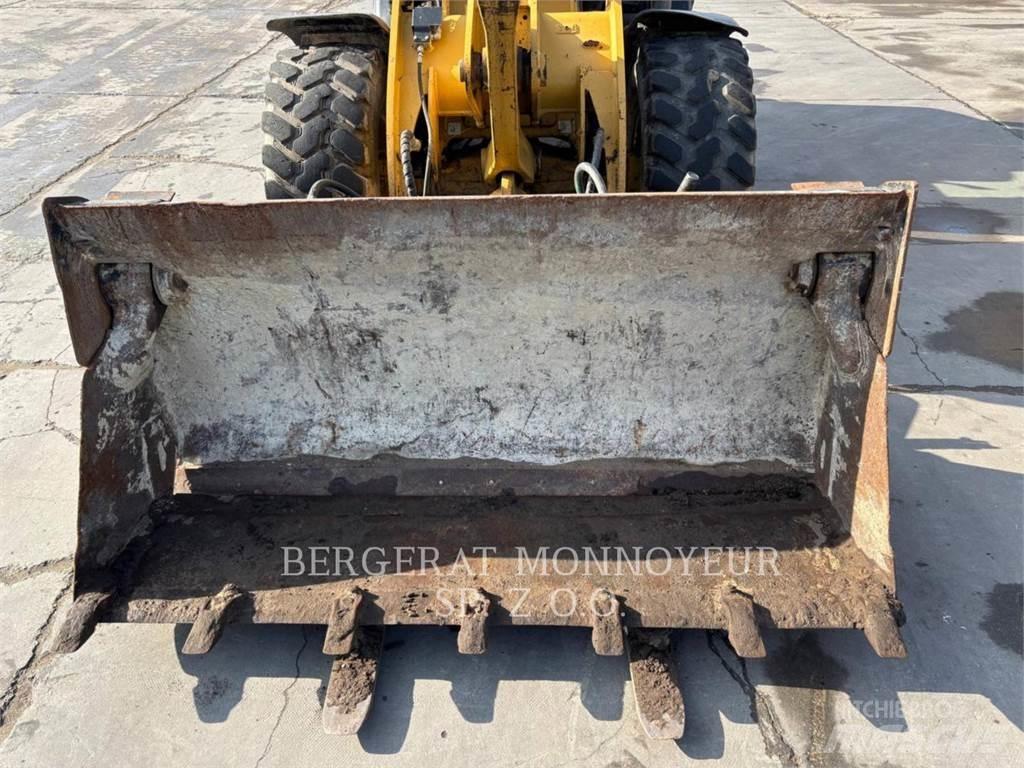 CAT 906H2 Tekerlekli yükleyiciler