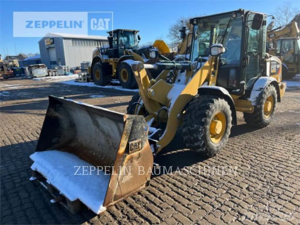 CAT 906M Tekerlekli yükleyiciler