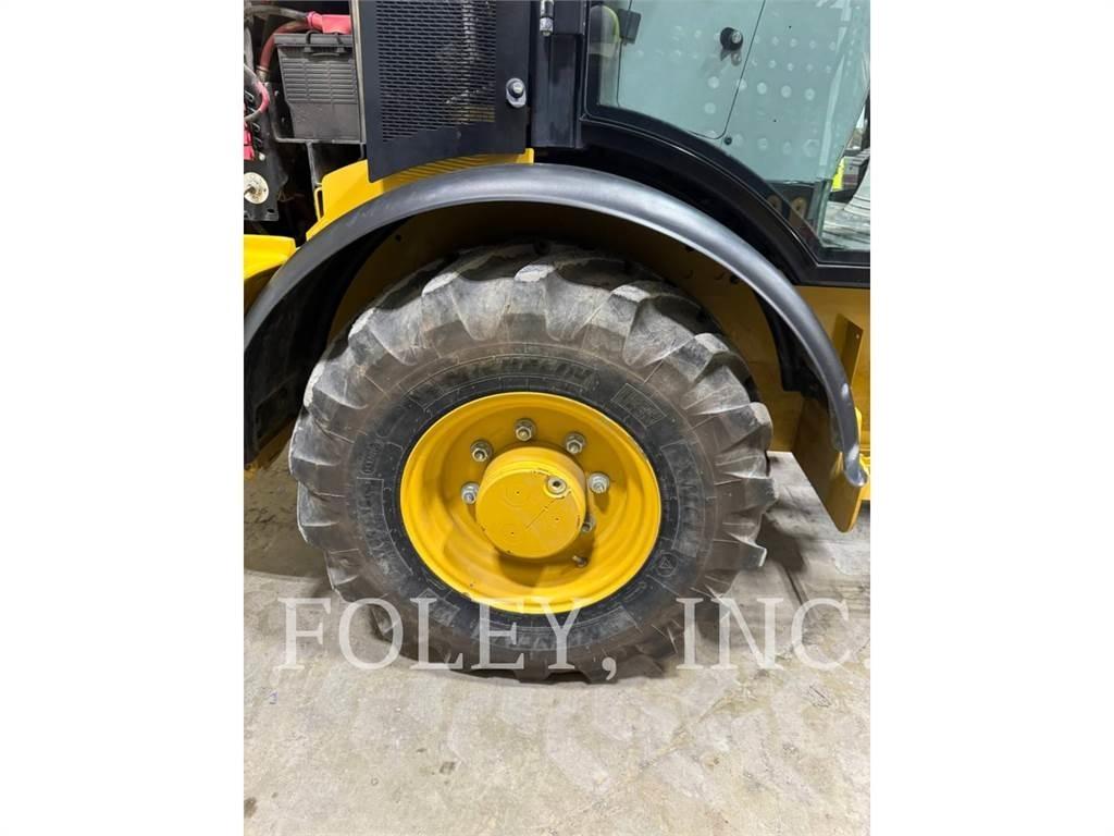 CAT 906M Tekerlekli yükleyiciler