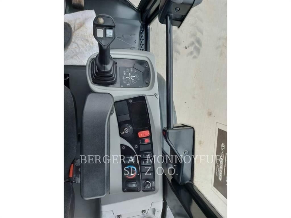 CAT 906M Tekerlekli yükleyiciler