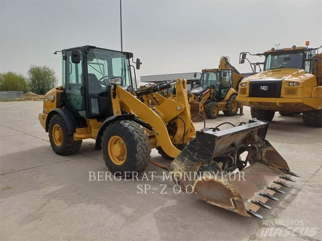 CAT 906M Tekerlekli yükleyiciler