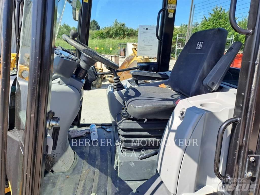 CAT 906M Tekerlekli yükleyiciler