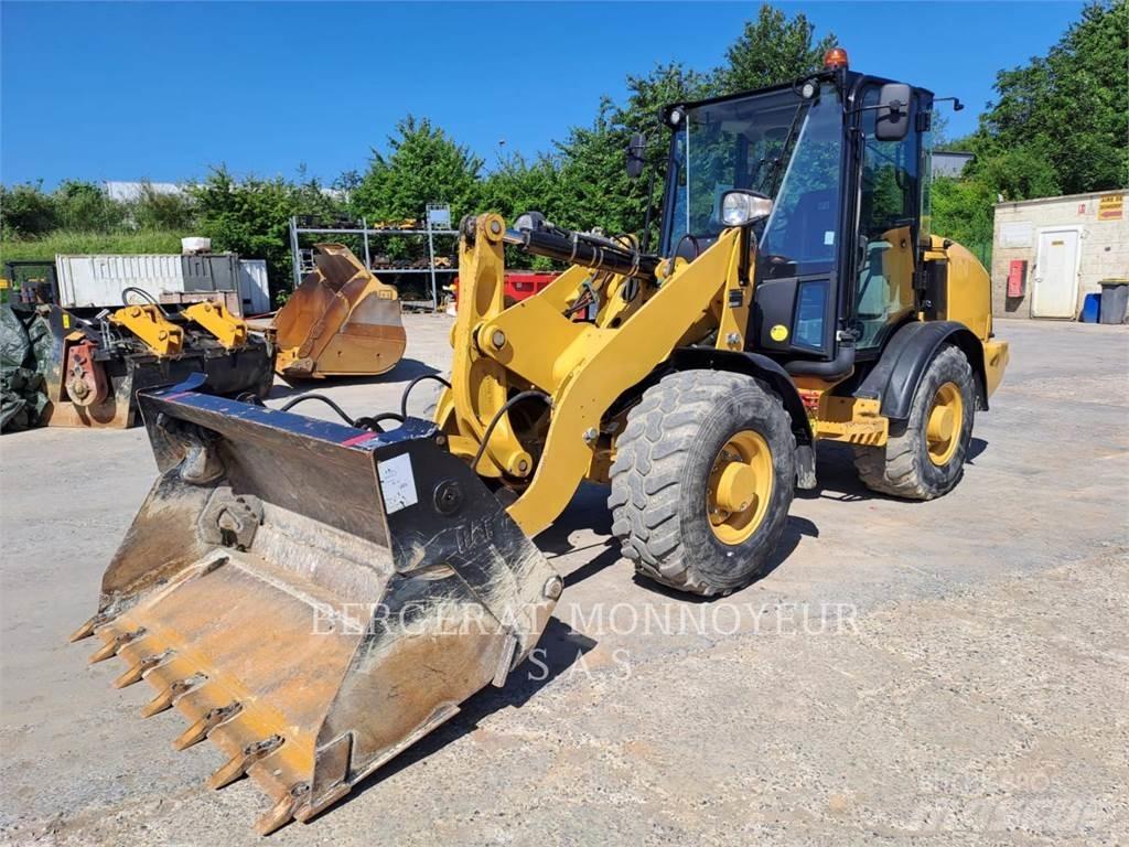 CAT 906M Tekerlekli yükleyiciler