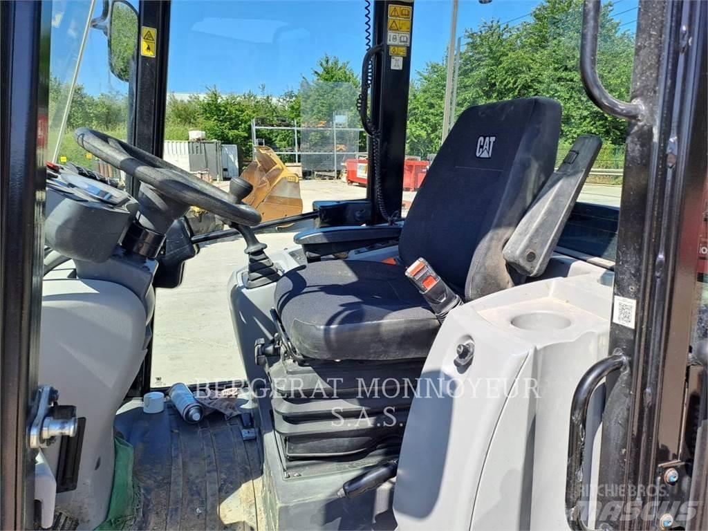 CAT 906M Tekerlekli yükleyiciler
