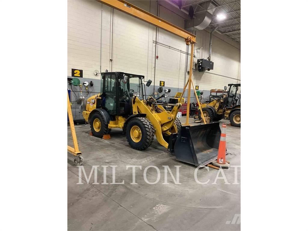 CAT 906M Tekerlekli yükleyiciler