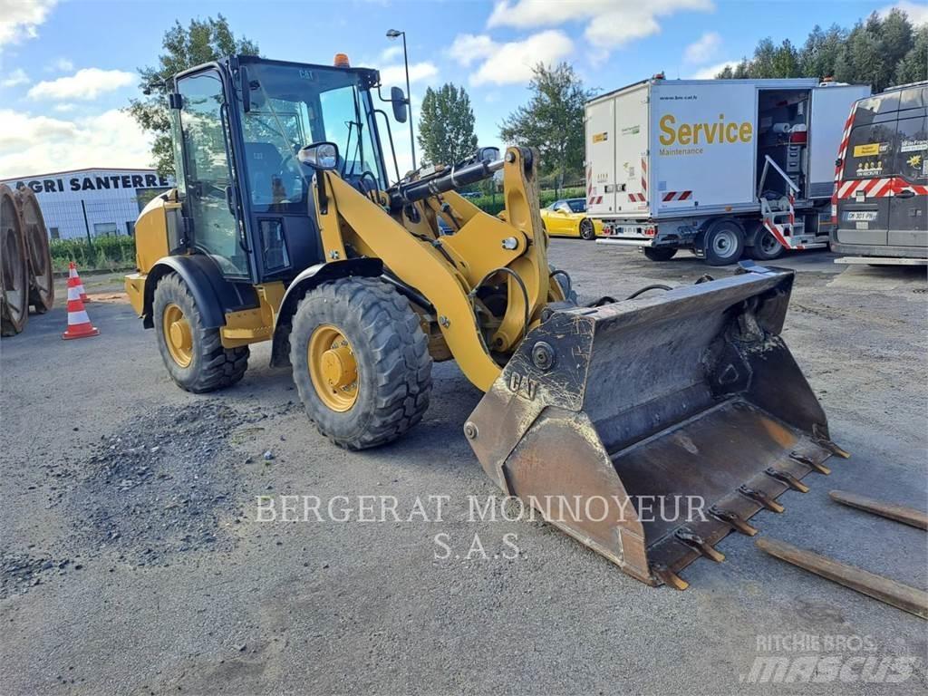 CAT 906M Tekerlekli yükleyiciler