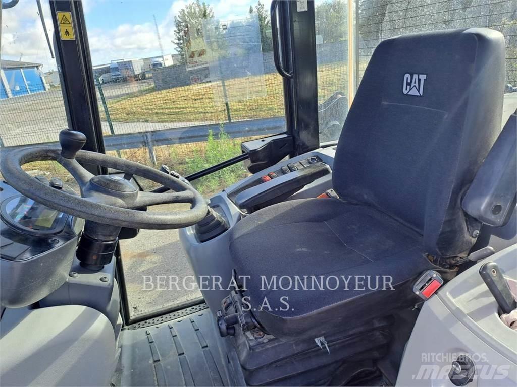 CAT 906M Tekerlekli yükleyiciler